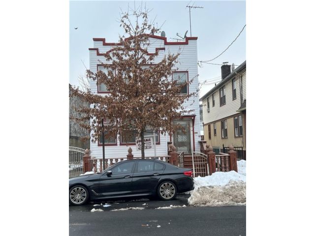 Studio,  3.00 BTH &nbsp;Multi-family style home in East Flatbush