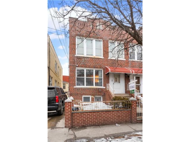 Studio,  4.00 BTH &nbsp;Multi-family style home in Canarsie