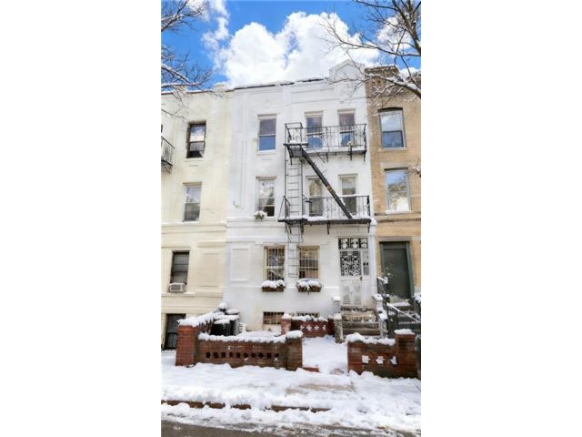 Studio,  6.00 BTH &nbsp;Multi-family style home in Sunset Park