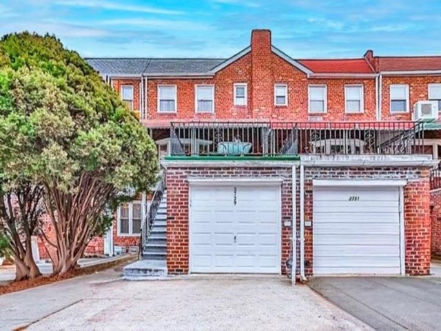  4 BR,  0.00 BTH &nbsp;Multi-family style home in Sheepshead Bay