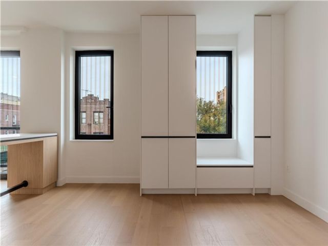 Studio,  1.00 BTH &nbsp;Condominium style home in Bensonhurst
