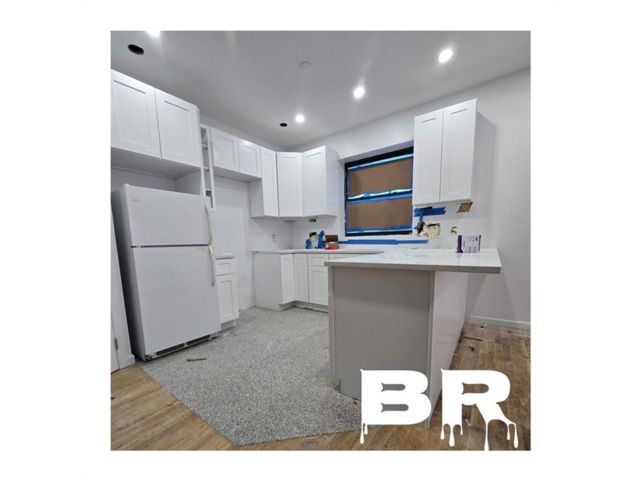  3 BR,  2.00 BTH &nbsp;Multi-family style home in Sheepshead Bay