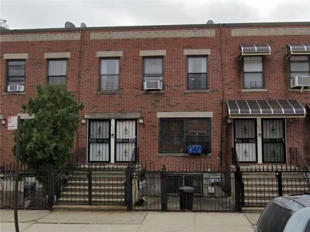  5 BR,  0.00 BTH &nbsp;Multi-family style home in Bedford Stuyvesant