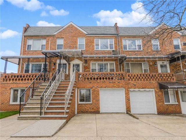 Studio,  0.00 BTH &nbsp;Multi-family style home in Gravesend