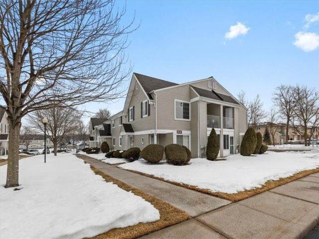  2 BR,  1.00 BTH &nbsp;Condominium style home in Rossville