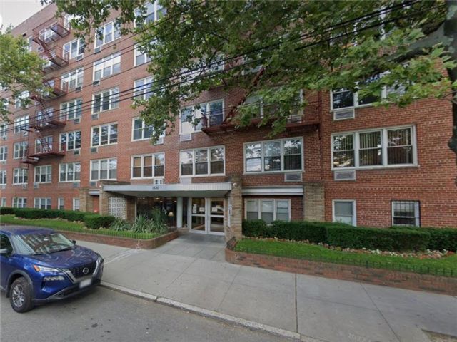 Studio,  1.00 BTH &nbsp;Co-op style home in Midwood