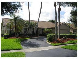  4 BR,  2.50 BTH &nbsp; style home in Plantation