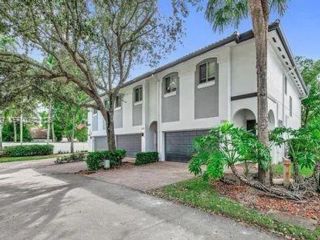  4 BR,  2.50 BTH &nbsp; style home in Dania