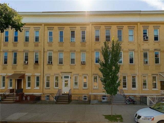  9 BR,  6.00 BTH &nbsp;Multi-family style home in Bay Ridge