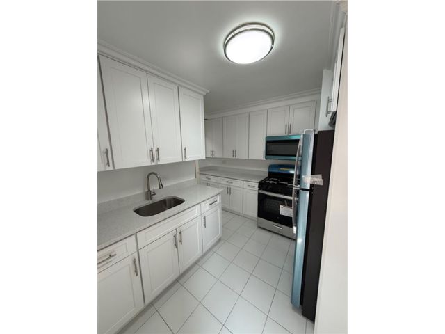  2 BR,  1.00 BTH &nbsp;Co-op style home in Sheepshead Bay