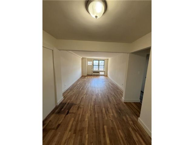  1 BR,  1.00 BTH &nbsp;Co-op style home in Sheepshead Bay