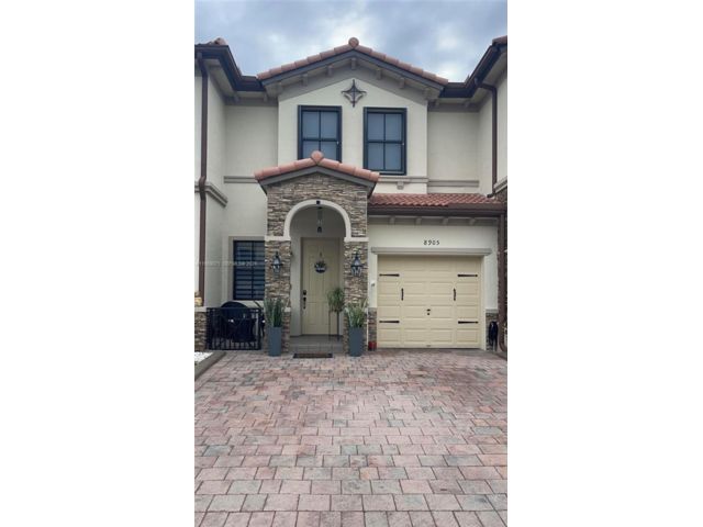  3 BR,  2.50 BTH &nbsp;Townhouse style home in Medley