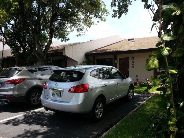  2 BR,  2.00 BTH &nbsp; style home in Miami
