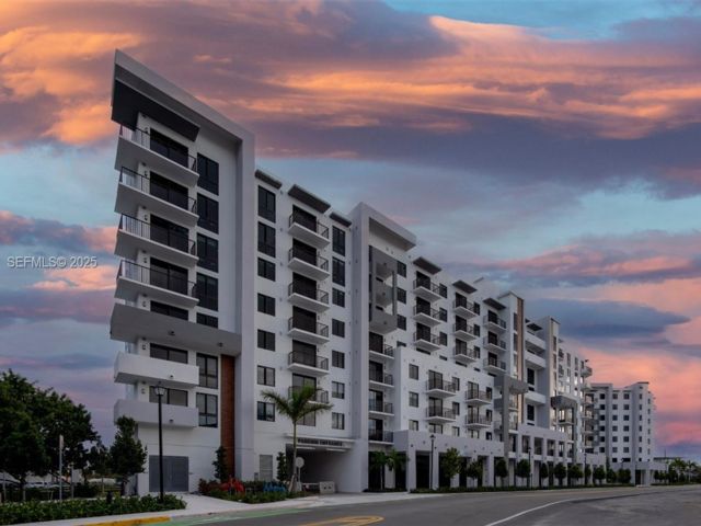  2 BR,  2.00 BTH &nbsp; style home in Aventura