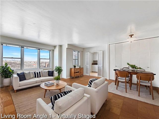  1 BR,  1.00 BTH &nbsp;Co-op style home in Midwood