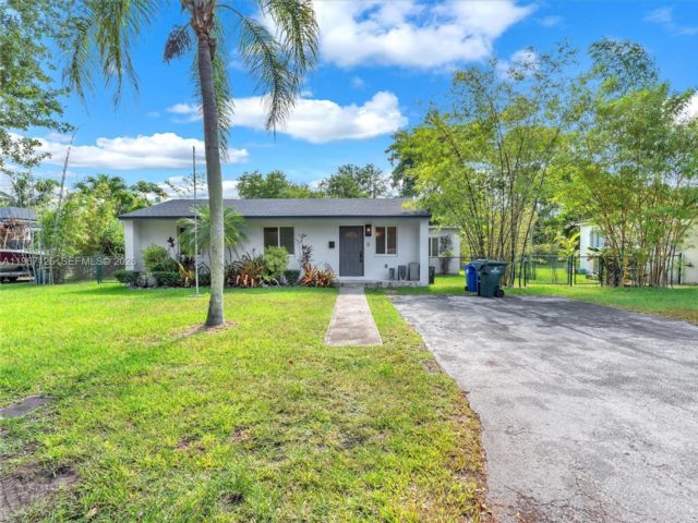  4 BR,  3.00 BTH &nbsp; style home in South Miami