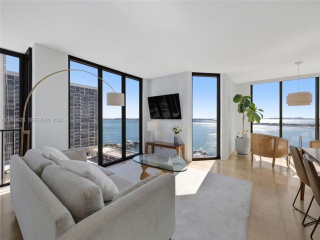  3 BR,  2.50 BTH &nbsp;Condo style home in Miami