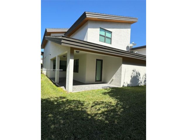  4 BR,  4.00 BTH &nbsp;European style home in Medley