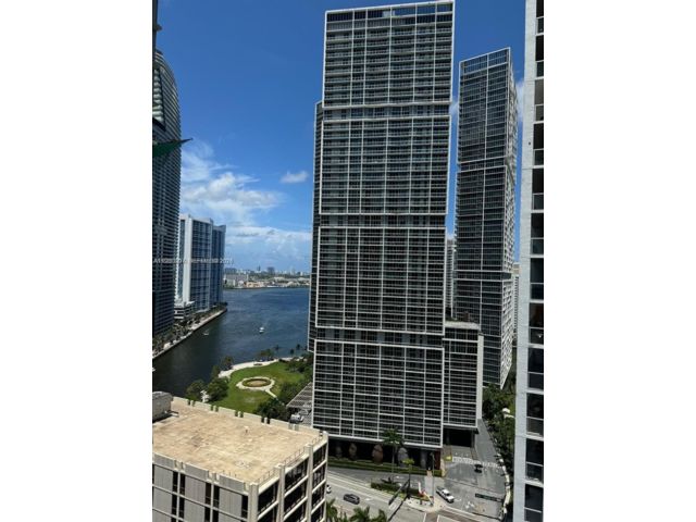  2 BR,  2.00 BTH &nbsp;Condo style home in Miami