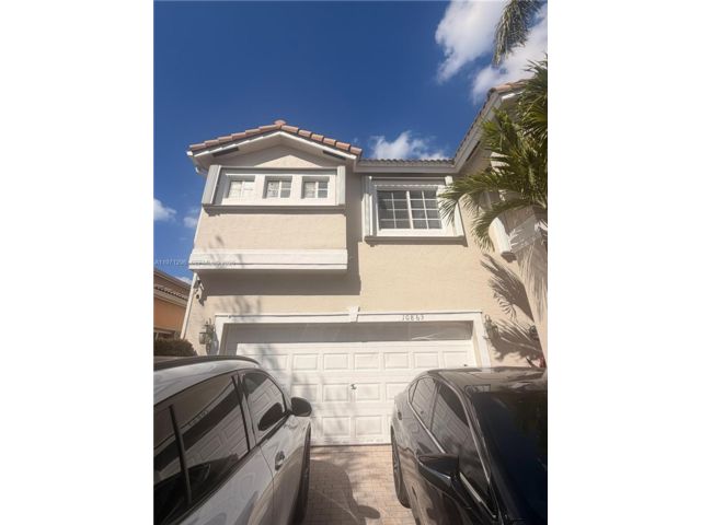  3 BR,  2.50 BTH &nbsp; style home in Medley