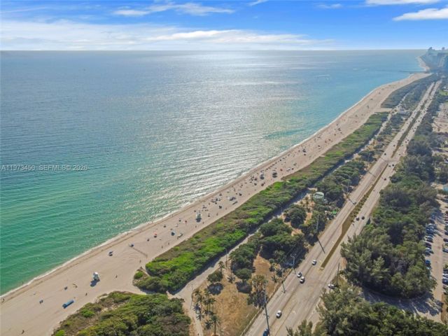  2 BR,  2.00 BTH &nbsp; style home in Sunny Isles Beach