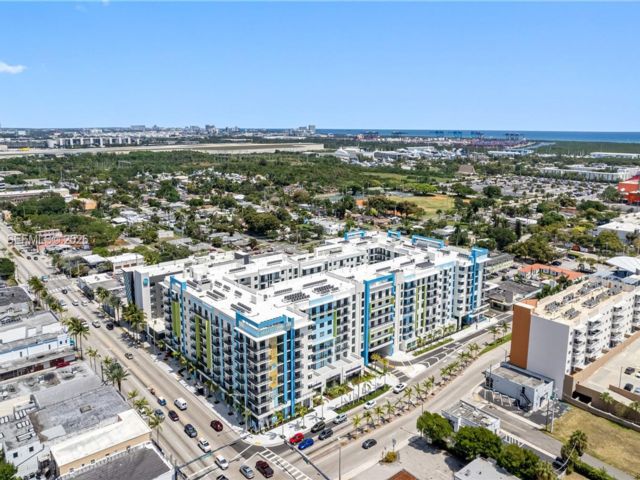  2 BR,  2.00 BTH &nbsp; style home in Dania