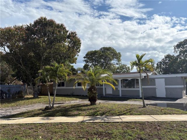  4 BR,  2.00 BTH &nbsp; style home in Fort Lauderdale