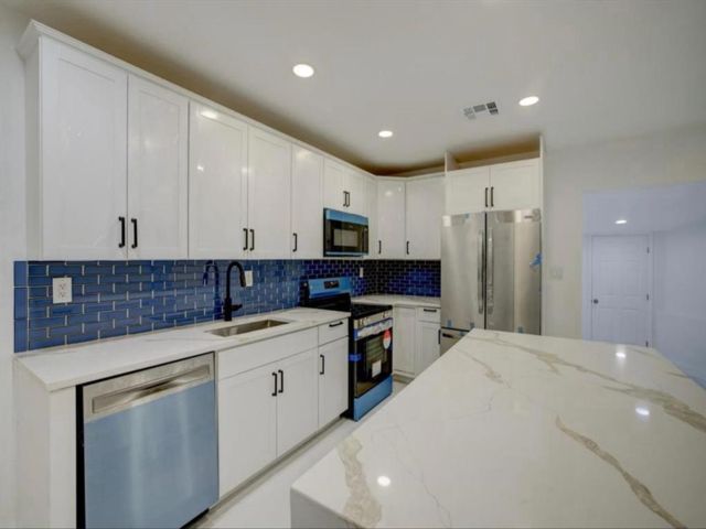  4 BR,  2.00 BTH &nbsp; style home in Fort Lauderdale