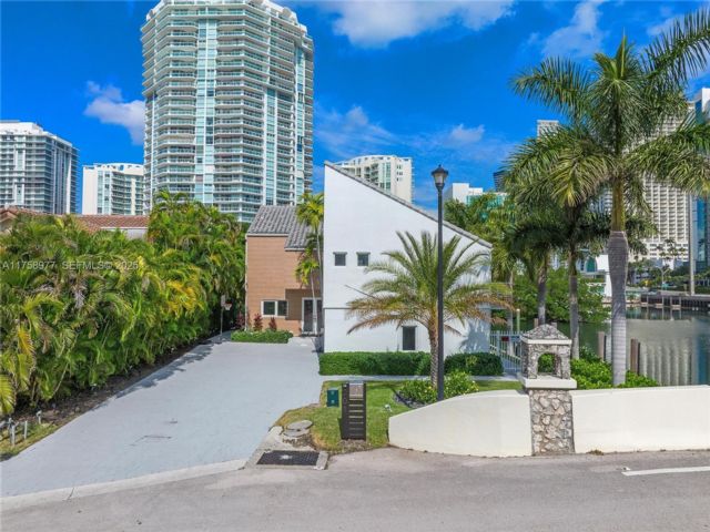  4 BR,  3.00 BTH &nbsp; style home in Sunny Isles Beach