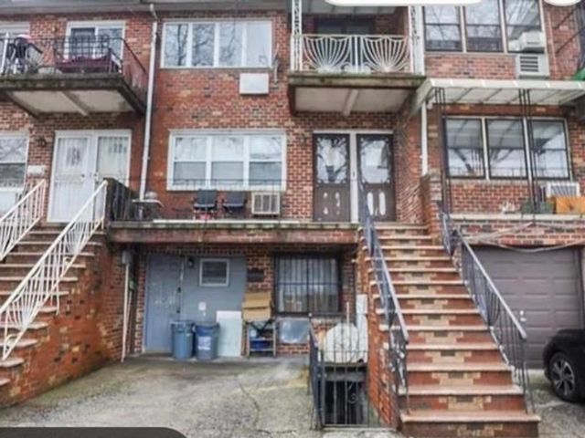  8 BR,  7.00 BTH &nbsp;Multi-family style home in Georgetown