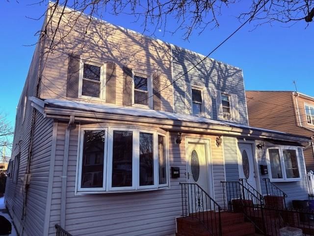  3 BR,  1.00 BTH &nbsp;Single family style home in Canarsie