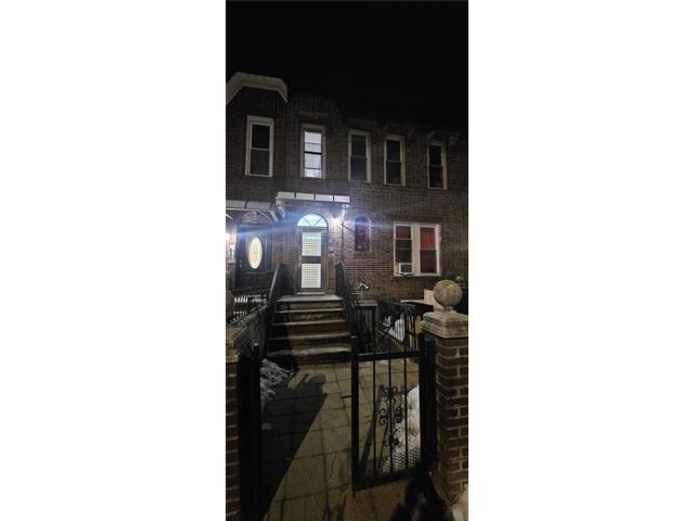 Studio,  0.00 BTH &nbsp;Multi-family style home in East Flatbush