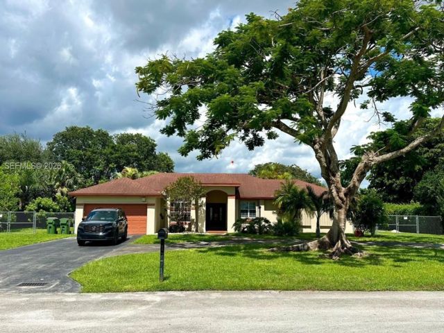  4 BR,  2.00 BTH &nbsp; style home in Homestead