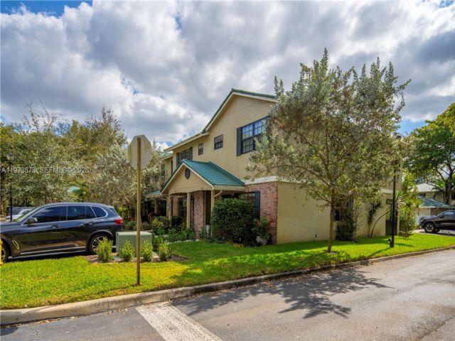  3 BR,  2.50 BTH &nbsp; style home in Plantation