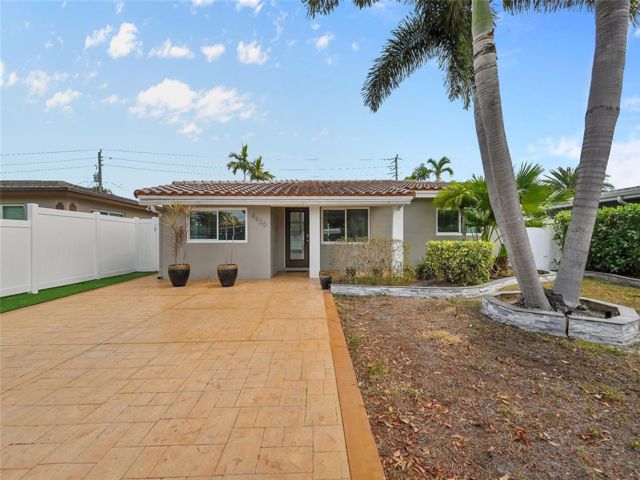  2 BR,  1.00 BTH &nbsp; style home in Fort Lauderdale
