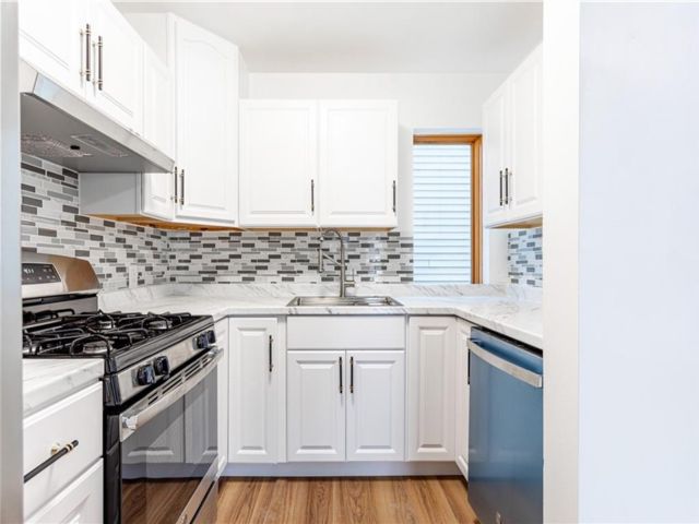  2 BR,  2.00 BTH &nbsp;Condominium style home in Brighton Beach