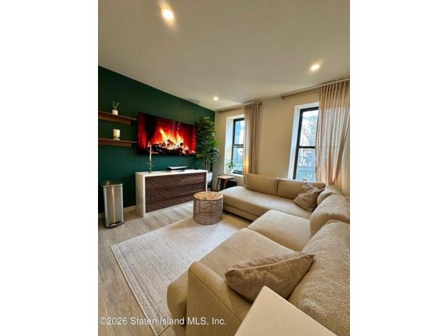  1 BR,  1.00 BTH &nbsp;Co-op style home in Brooklyn