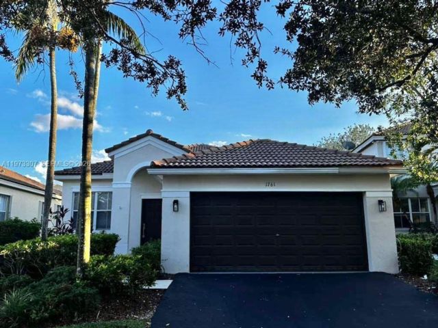 [Weston Real Estate, listing number 3332570]