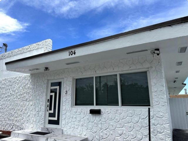  3 BR,  2.00 BTH &nbsp; style home in Hallandale Beach