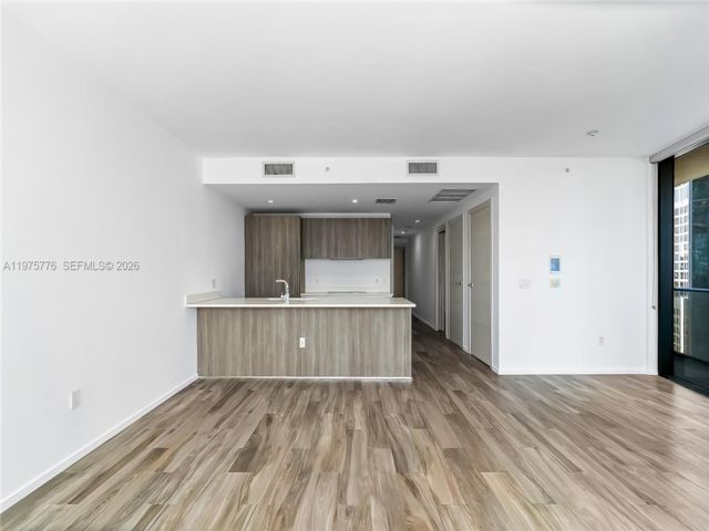 [PHOTO]