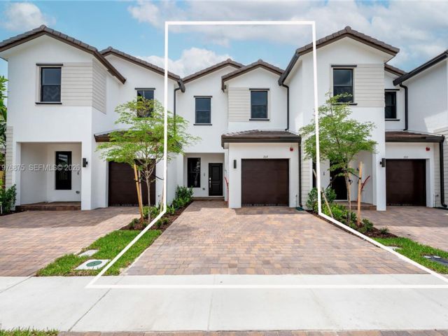  3 BR,  2.50 BTH &nbsp; style home in Pembroke Pines