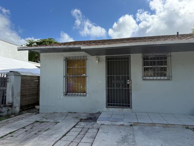  2 BR,  1.00 BTH &nbsp; style home in Miami