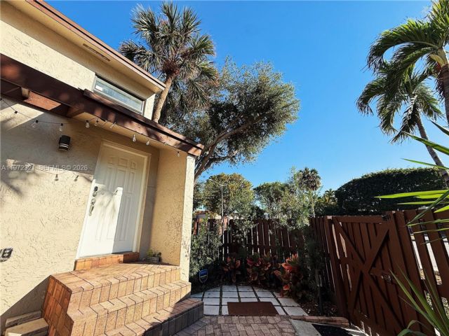  3 BR,  2.00 BTH &nbsp; style home in Miami