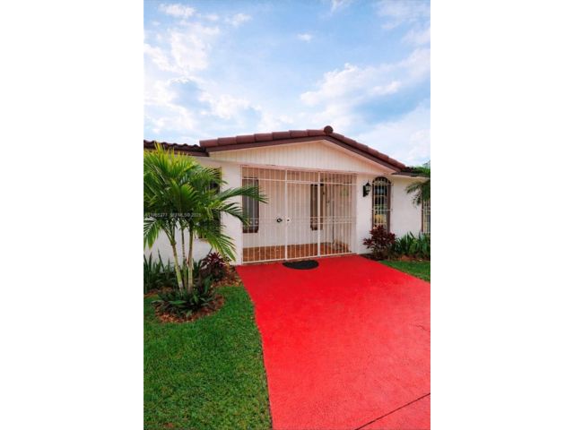  5 BR,  3.00 BTH &nbsp; style home in Miami