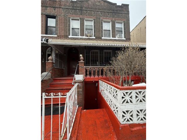  7 BR,  6.00 BTH &nbsp;Multi-family style home in East Flatbush