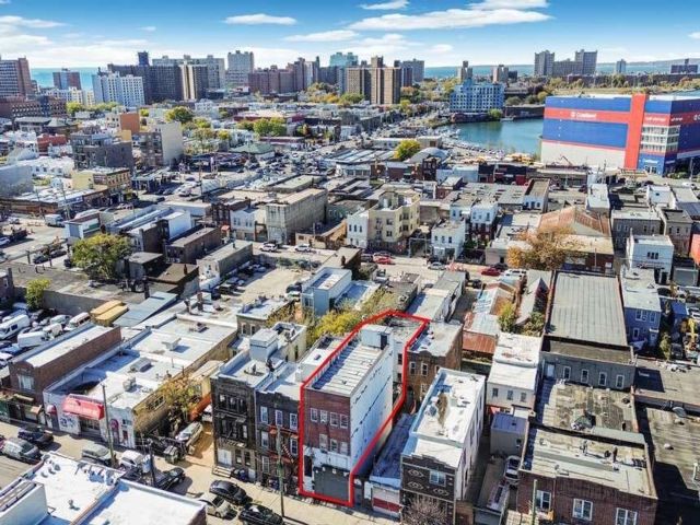 Studio,  0.00 BTH &nbsp;Mixed use style home in Coney Island