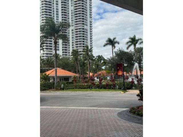 2 BR,  2.00 BTH &nbsp; style home in Aventura