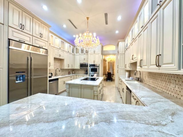  5 BR,  5.00 BTH &nbsp; style home in Fort Lauderdale