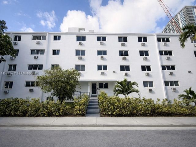  1 BR,  1.00 BTH &nbsp; style home in Miami