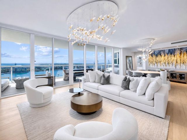  2 BR,  2.50 BTH &nbsp; style home in Carl Fisher